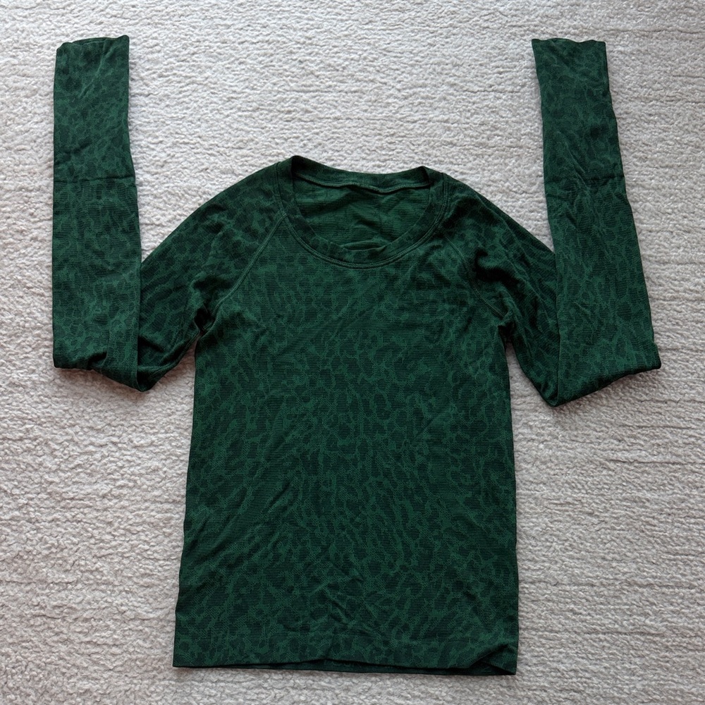 Lululemon Swiftly Tech Long Sleeve Shirt 2.0 Race Length